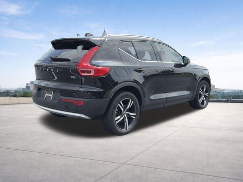 Used 2025 Volvo XC40 B5 Core AWD/4WD image 24
