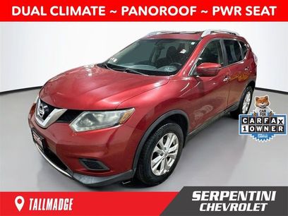 Used 2016 Nissan Rogue SV w/ SV Moonroof Package