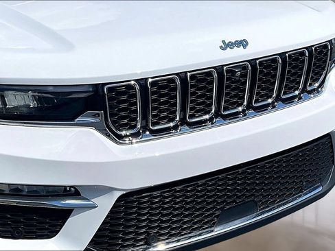 Used 2022 Jeep Grand Cherokee Limited 4xe w/ Luxury Tech Group II AWD/4WD image 35