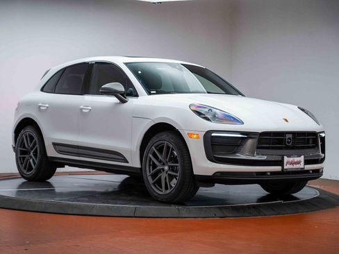 Used 2025 Porsche Macan Turbo image 8