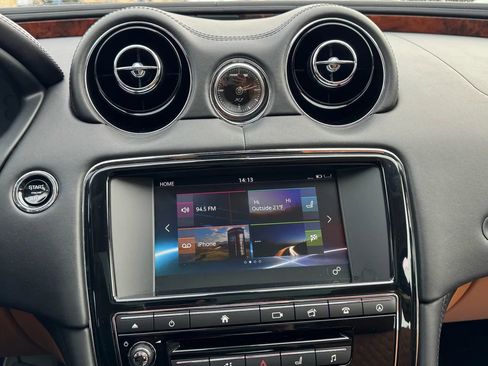 Used 2017 Jaguar XJ L Portfolio image 29