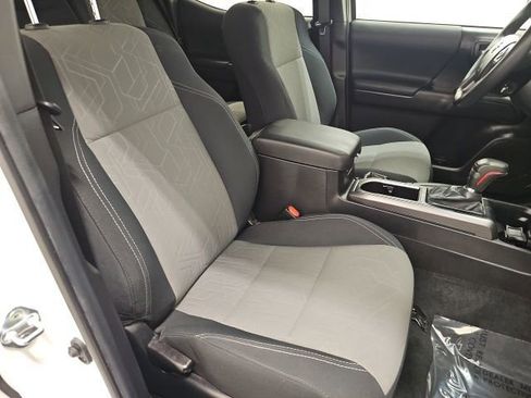 Certified 2023 Toyota Tacoma TRD Off-Road image 35