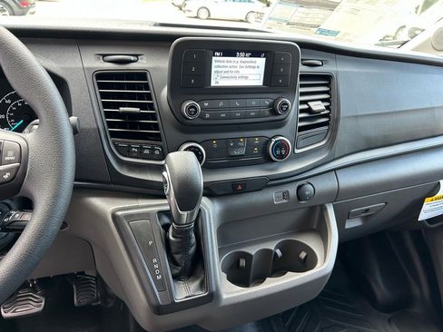 New 2025 Ford Transit 250 148 Medium Roof image 18