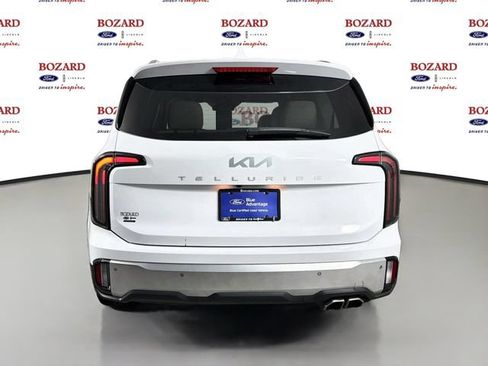 Used 2024 Kia Telluride EX w/ EX Captain's Chair Package FWD image 7