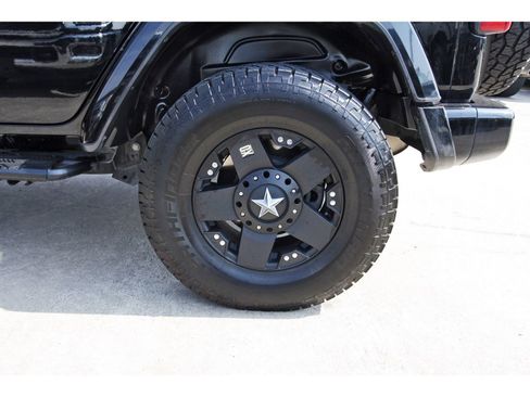 Used 2021 Jeep Wrangler Unlimited Sahara image 30
