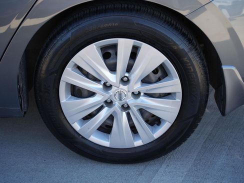 Used 2020 Nissan Sentra S image 5