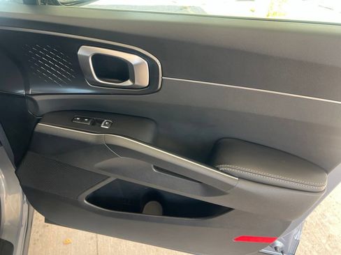 Certified 2025 Kia Sorento S w/ Panoramic Sunroof Package FWD image 22
