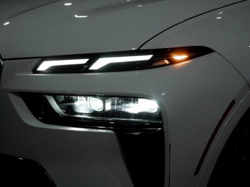 Used 2023 BMW X7 xDrive40i w/ M Sport Package image 7