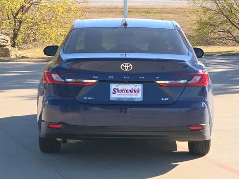 Used 2025 Toyota Camry LE w/ Convenience Package image 7