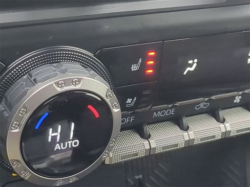 Used 2024 Toyota Tacoma TRD Off-Road image 22