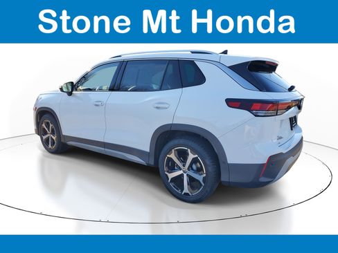 Used 2025 Volkswagen Tiguan SE image 4