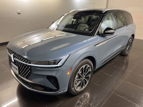 New 2026 Lincoln Nautilus Reserve image 3