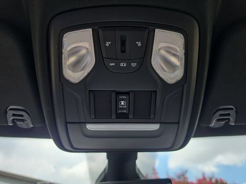 Used 2020 RAM 1500 Big Horn AWD/4WD image 33