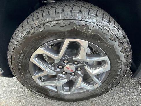Used 2026 GMC Sierra 1500 SLT w/ SLT Premium Package AWD/4WD image 11