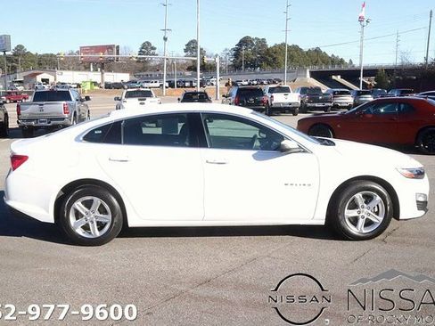Used 2024 Chevrolet Malibu LT FWD image 5