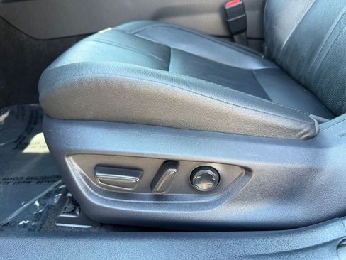 Used 2025 Toyota Camry XSE FWD image 11