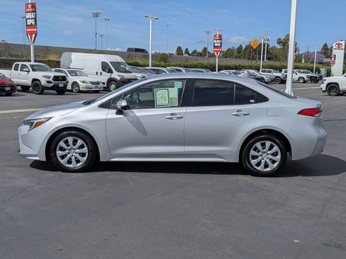 Used 2025 Toyota Corolla LE FWD image 12