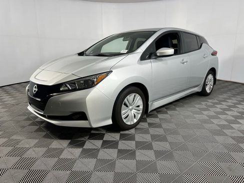 Used 2023 Nissan Leaf S image 3