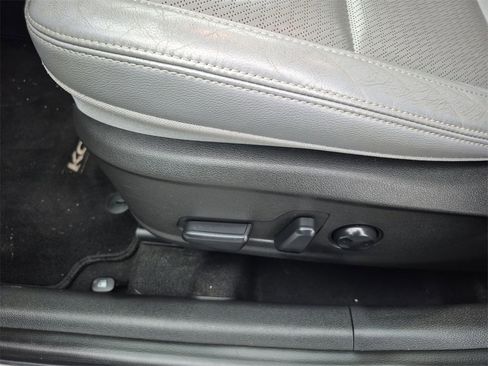 Used 2018 Hyundai Kona Limited image 19