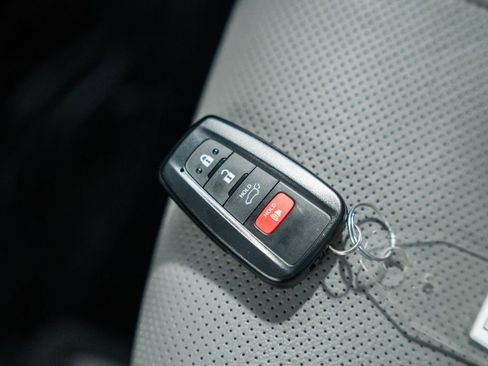 Used 2022 Toyota Highlander Limited AWD/4WD image 49