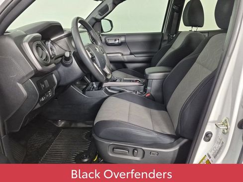 Used 2020 Toyota Tacoma TRD Off-Road AWD/4WD image 17