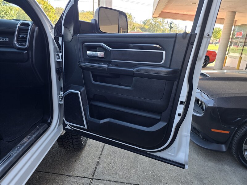 Used 2022 RAM 2500 Laramie w/ Night Edition AWD/4WD image 13