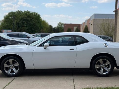 Used 2020 Dodge Challenger SXT RWD image 3