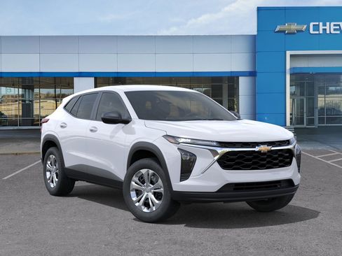 New 2026 Chevrolet Trax LS FWD image 8