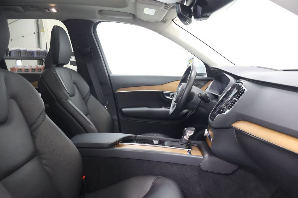 Used 2022 Volvo XC90 T6 Momentum w/ Advanced Package AWD/4WD image 21