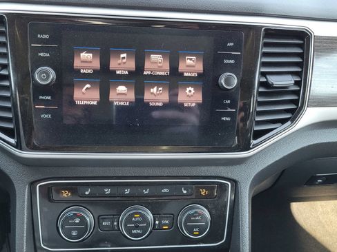 Used 2018 Volkswagen Atlas SEL FWD image 28