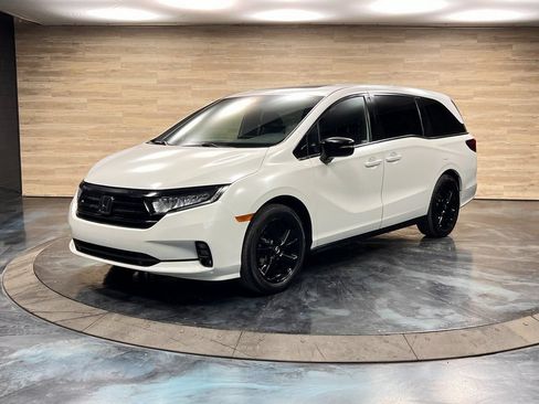 Used 2024 Honda Odyssey Sport image 6