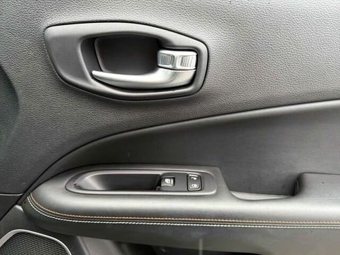 Used 2020 Jeep Compass Latitude w/ Popular Equipment Group image 21