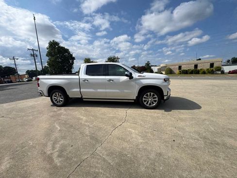 Used 2021 Chevrolet Silverado 1500 LTZ w/ Technology Package AWD/4WD image 4