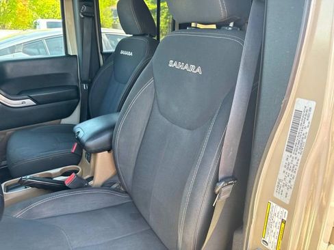Used 2016 Jeep Wrangler Unlimited Sahara AWD/4WD image 27