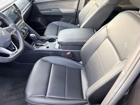 Used 2022 Volkswagen Atlas Cross Sport SE image 9