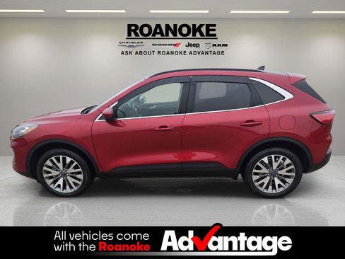 Used 2022 Ford Escape Titanium w/ Class II Trailer Tow Package image 5