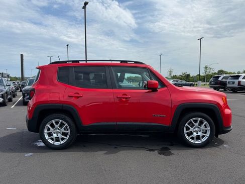Used 2021 Jeep Renegade Latitude FWD image 4