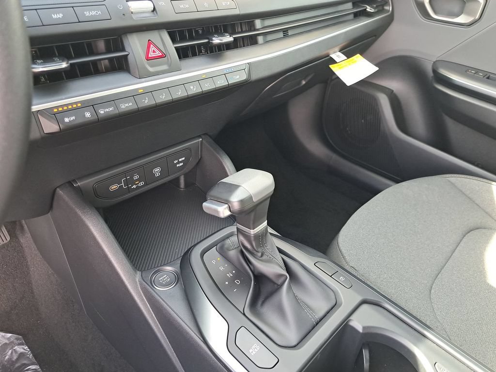 Used 2025 Kia K4 FWD image 19
