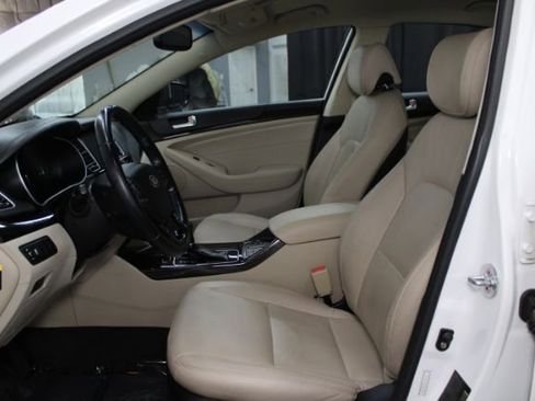 Used 2016 Kia Cadenza image 10