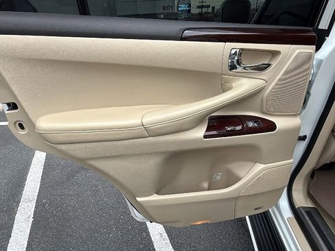 Used 2013 Lexus LX 570 4WD w/ Luxury Pkg image 11