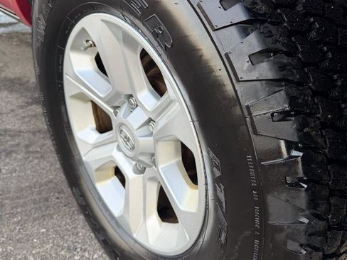 Used 2015 Toyota 4Runner SR5 image 9