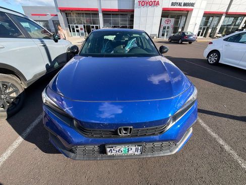 Used 2023 Honda Civic Sport image 1