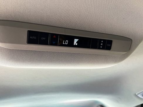 Used 2023 Toyota Sienna LE FWD image 23