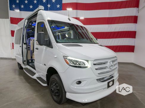 Used 2023 Mercedes-Benz Sprinter 3500 image 32