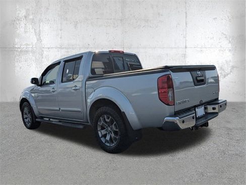 Used 2019 Nissan Frontier SL image 6