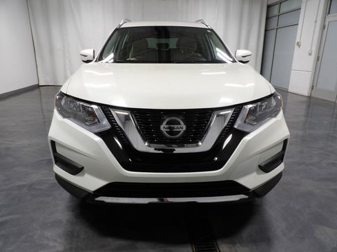 Used 2019 Nissan Rogue SV AWD/4WD image 3