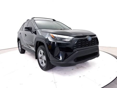 Used 2022 Toyota RAV4 XLE AWD/4WD image 13