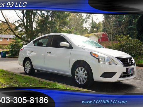 Used 2019 Nissan Versa SV image 8