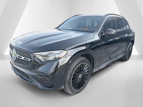 Used 2024 Mercedes-Benz GLC 300 4MATIC image 3
