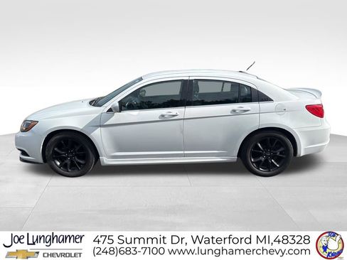 Used 2014 Chrysler 200 Limited w/ 200 Super S Group FWD image 7
